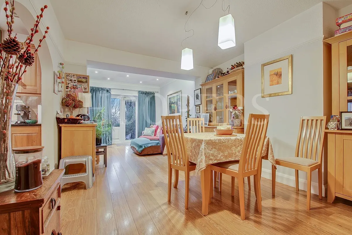 Alder Grove, London, NW2