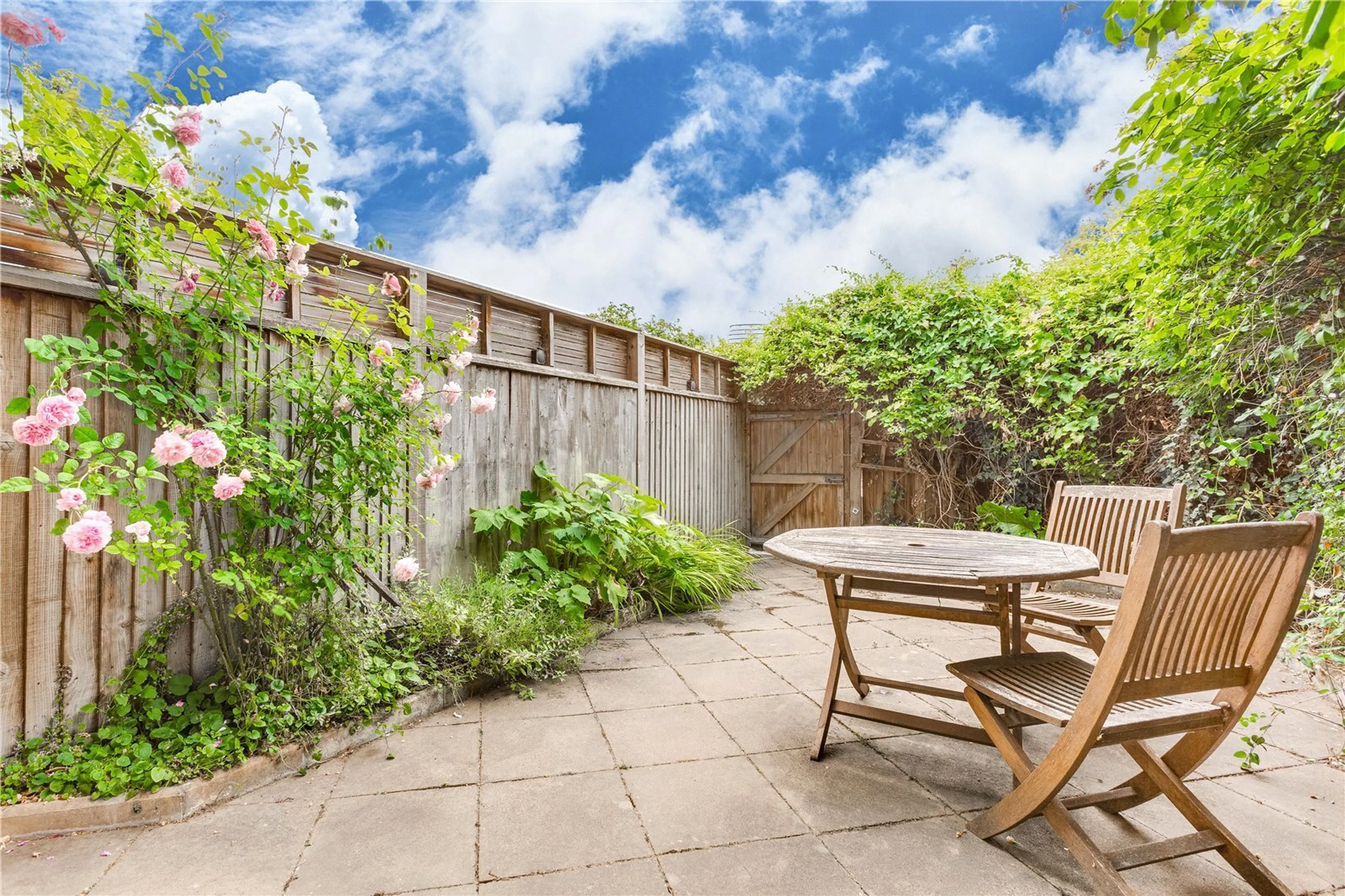 Property at Sunbury Lane, London, SW11