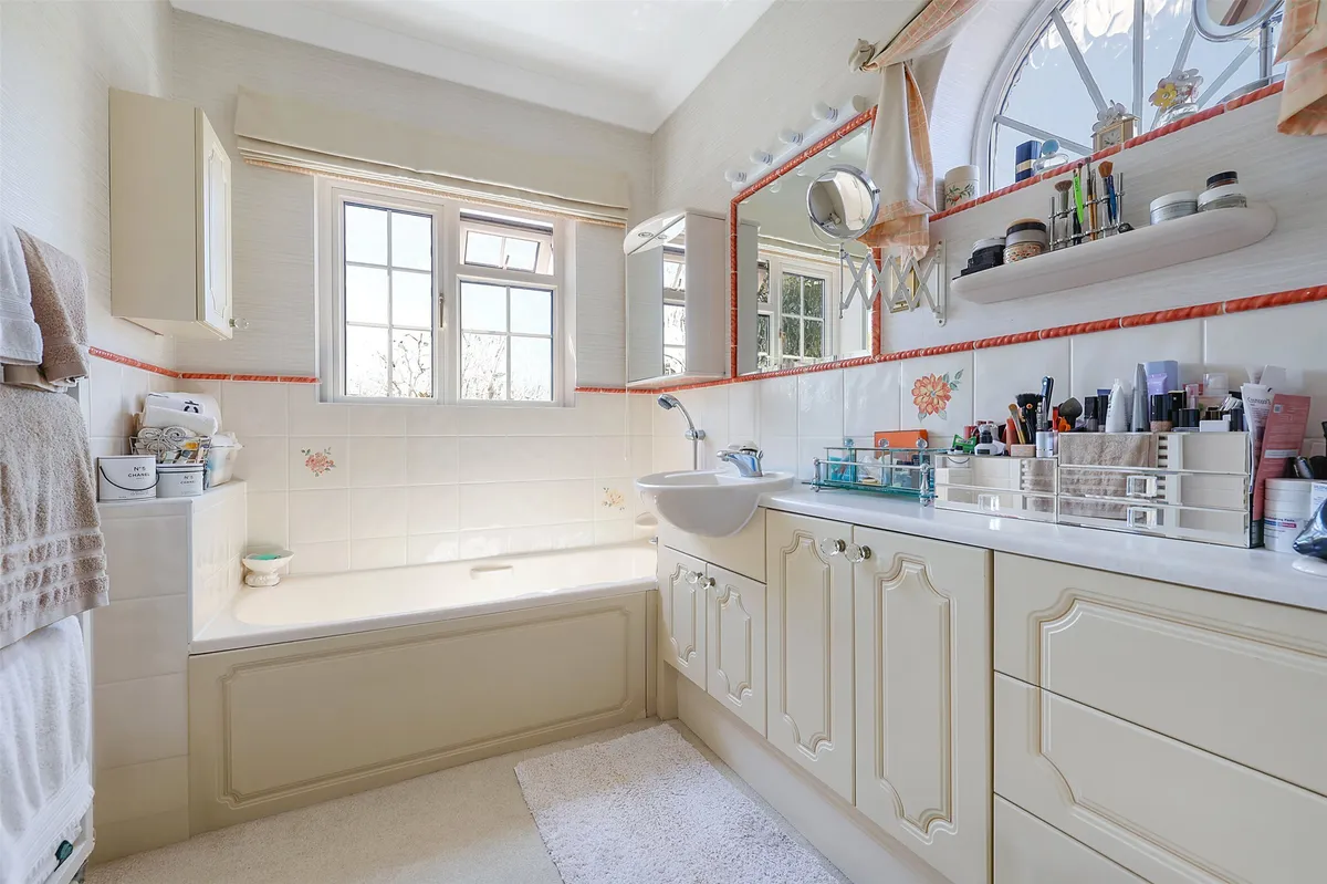 Downs Way, Tadworth, Surrey, KT20