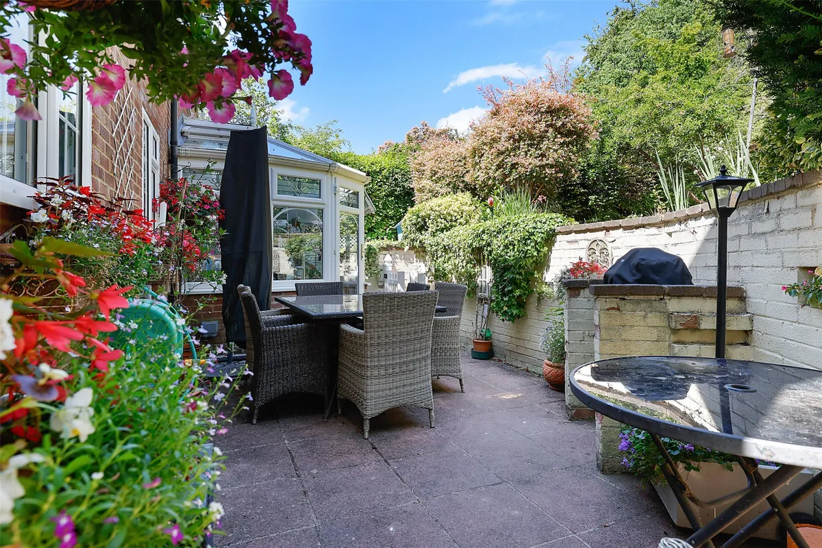 Downs Way, Tadworth, Surrey, KT20
