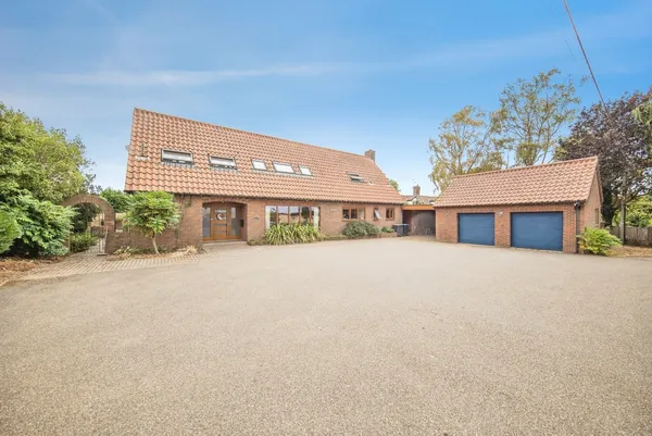 Buxhall Road, Great Finborough, Stowm...