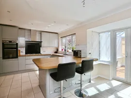Haller Close, Armthorpe, DONCASTER thumb 3