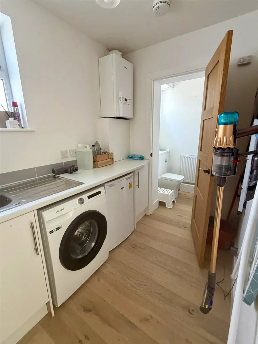 Merewood Avenue, Sandhills, Oxford, Oxfordshire, OX3
