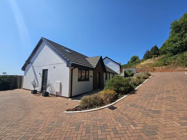 Montseratt Rise, Torquay