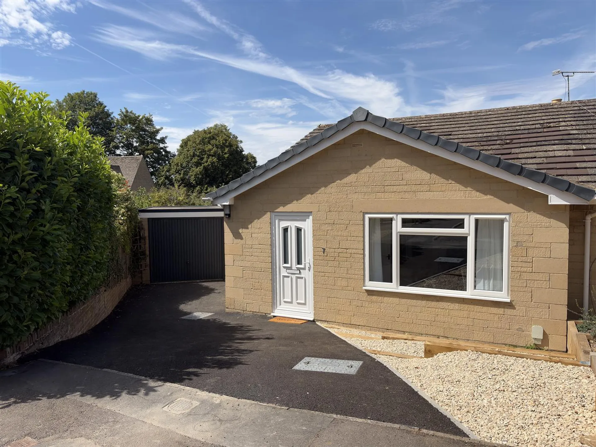 Property photo top 0