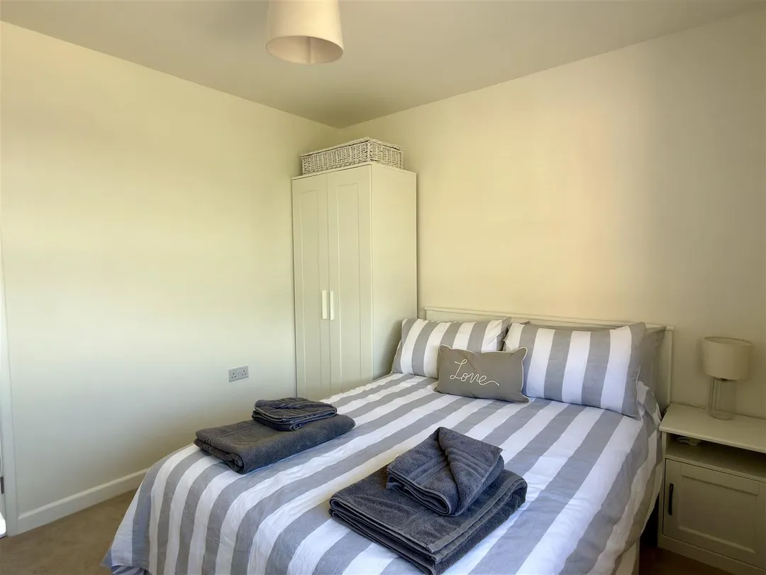 https://mr0.homeflow-assets.co.uk/files/photo/image/48081/1285/_x_/j3xfuFJCyk29CVHHdzpwhA.jpg