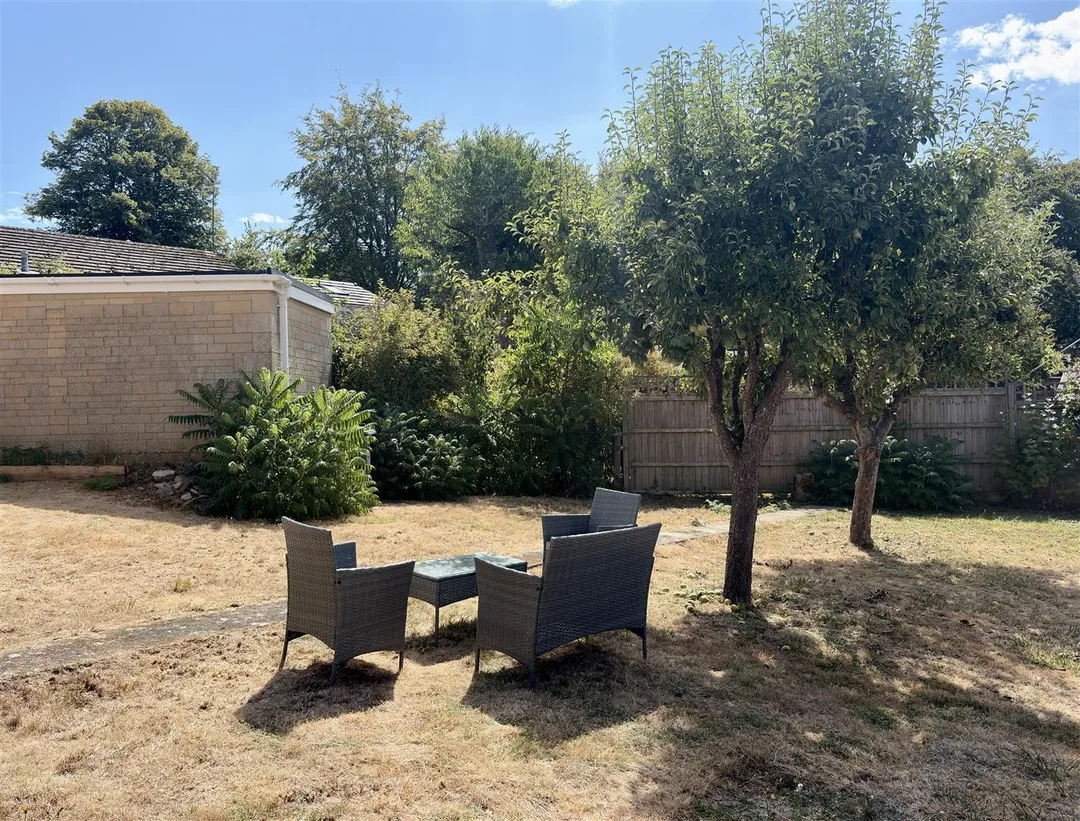 https://mr0.homeflow-assets.co.uk/files/photo/image/48081/1293/_x_/THiW6w7-uUyxoRhXHrmM7A.jpg