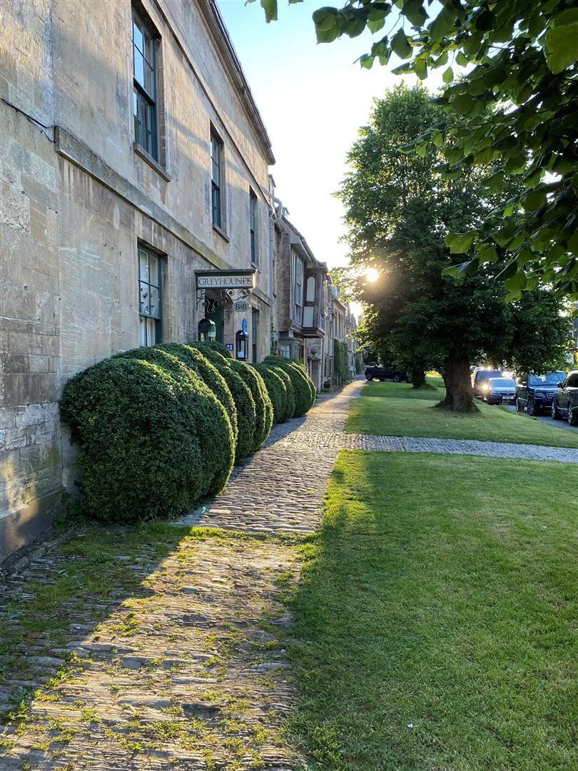 https://mr0.homeflow-assets.co.uk/files/photo/image/48081/4960/_x_/HSheLLAUQ0yK0v6Pp7QLgA.jpg