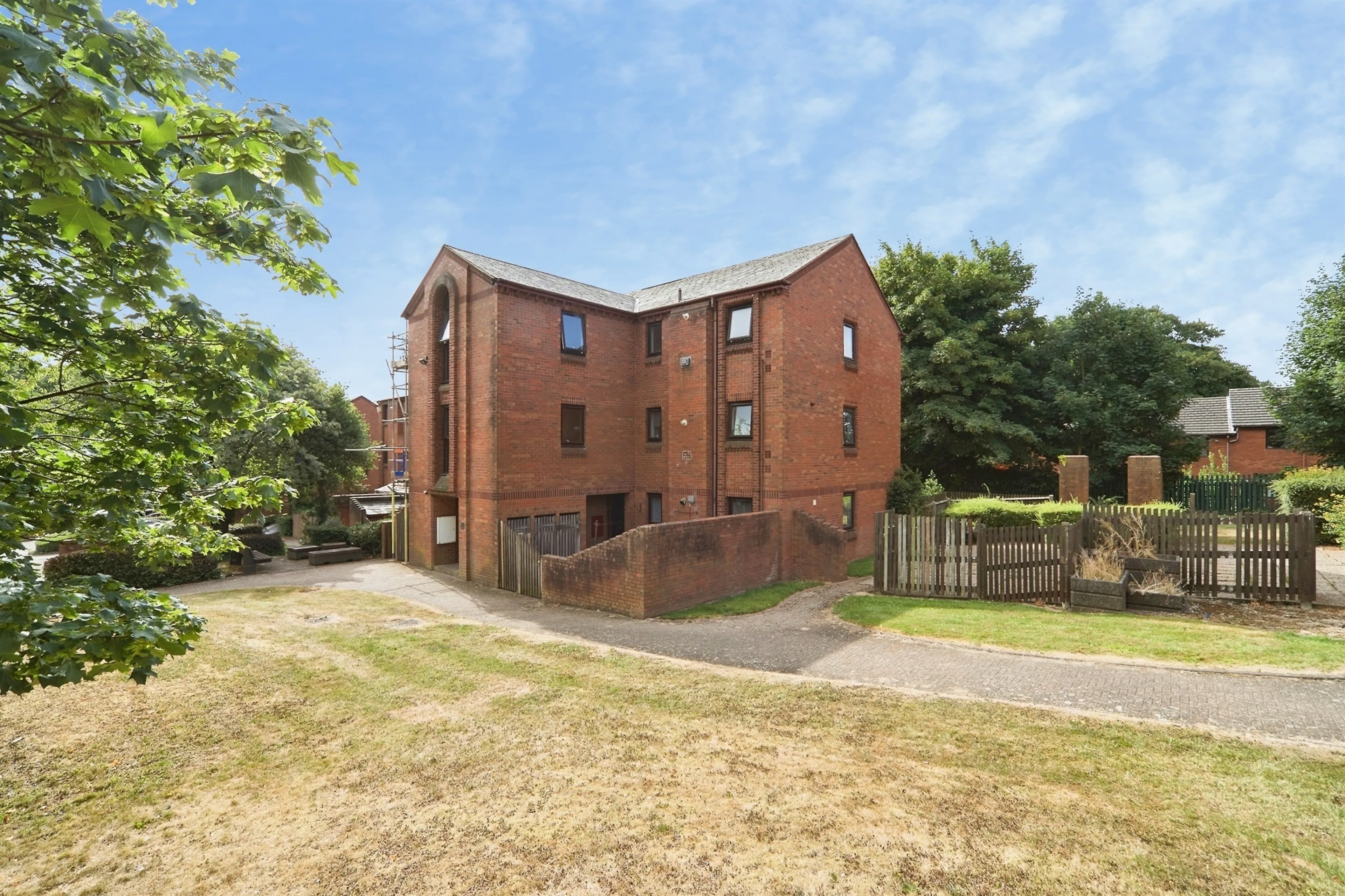 Property at Sholebroke Avenue, Leeds