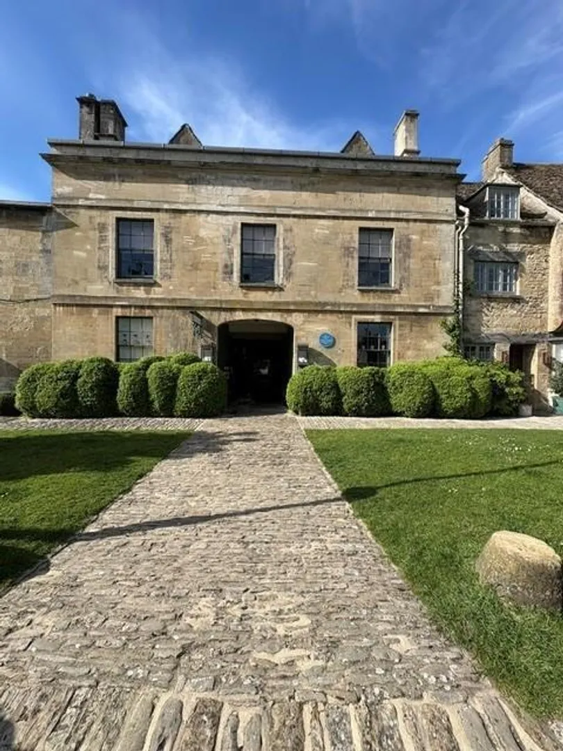 https://mr0.homeflow-assets.co.uk/files/photo/image/48081/6615/_x_/tnVbIPKMOkipKC-F3qwmPg.jpg
