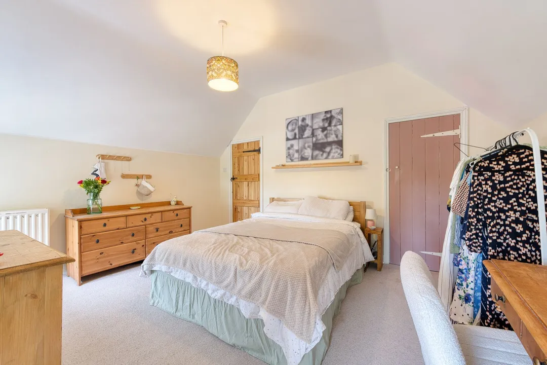https://mr0.homeflow-assets.co.uk/files/photo/image/48081/7350/_x_/DSC_4973_HDR-11.jpg