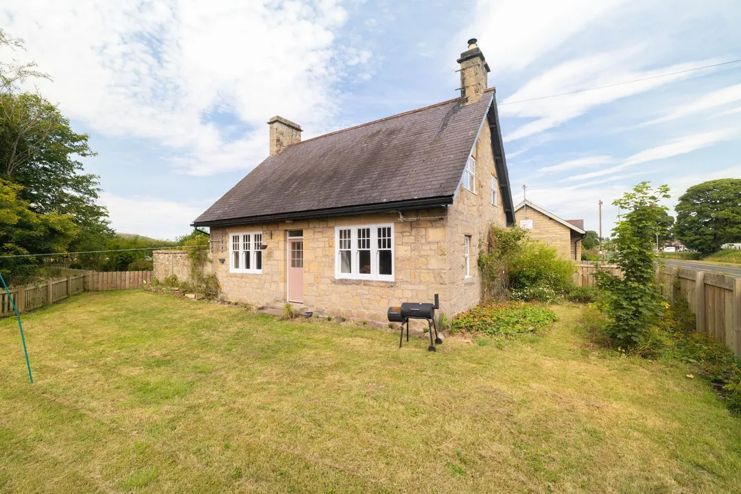 https://mr0.homeflow-assets.co.uk/files/photo/image/48081/7352/_x_/003A1035-35.jpg