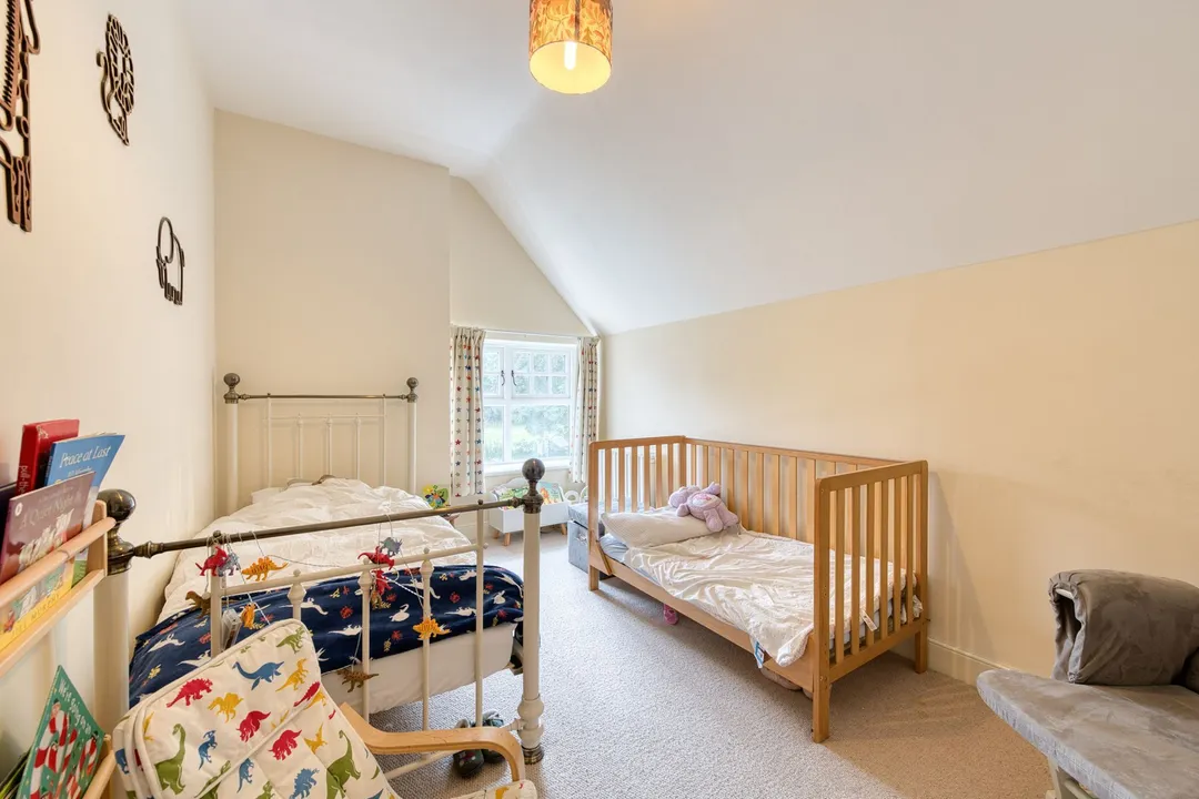 https://mr0.homeflow-assets.co.uk/files/photo/image/48081/7358/_x_/DSC_5030_HDR-18.jpg