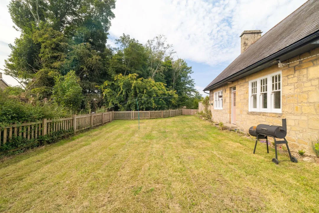 https://mr0.homeflow-assets.co.uk/files/photo/image/48081/7368/_x_/003A1038-36.jpg