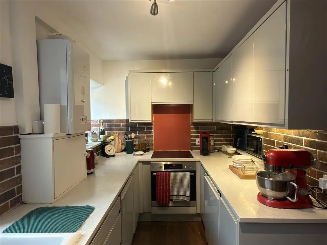 https://mr0.homeflow-assets.co.uk/files/photo/image/48082/5899/_x_/bboT9EUllkepnOAR9TfTog.jpg