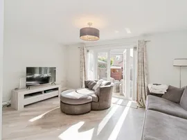 Shortwall Court, Pontefract thumb 3