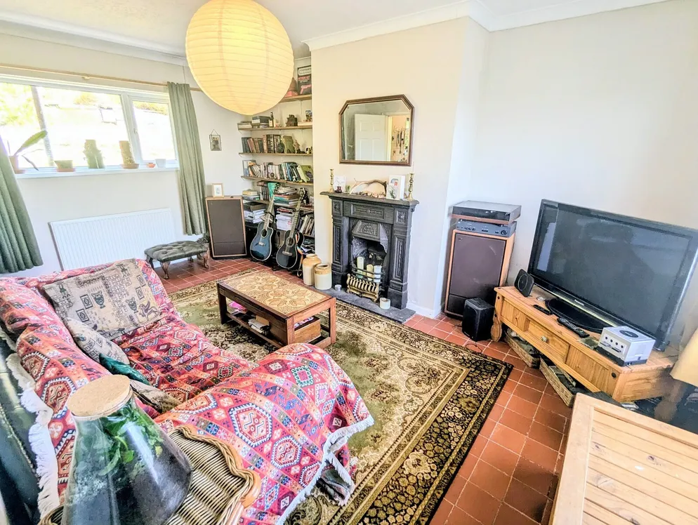 Property carousel item 4