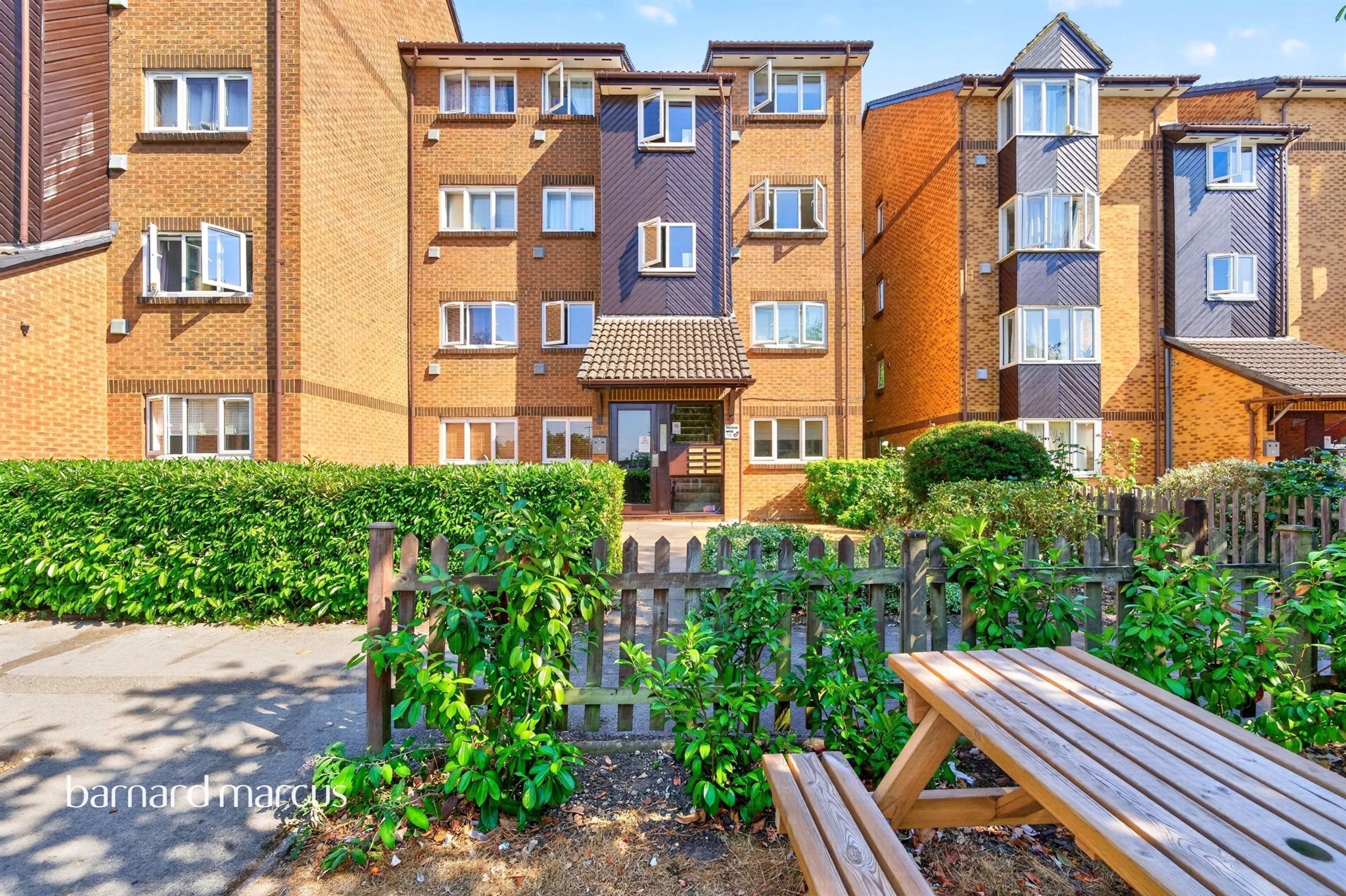 Property at Saxon Close, SURBITON