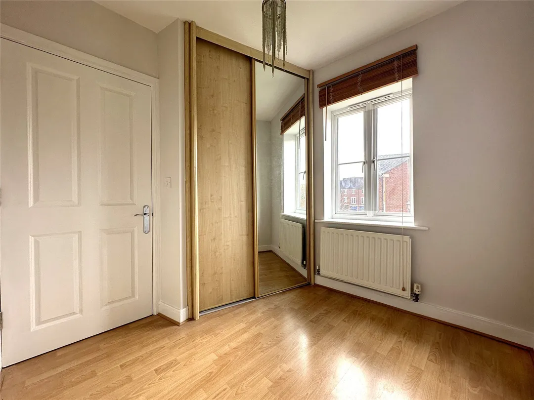 https://mr0.homeflow-assets.co.uk/files/photo/image/48085/1560/_x_/OCL240014_07.jpg