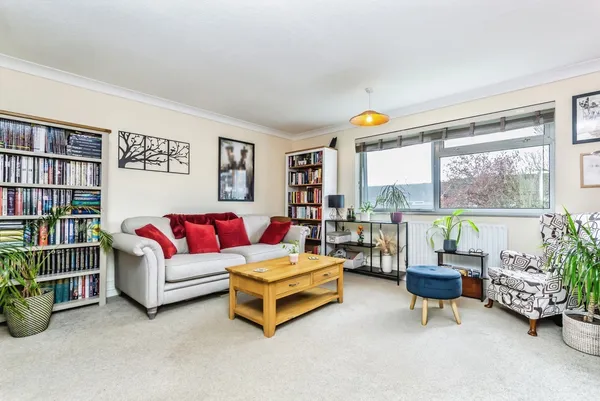 Lindley Road, RH9