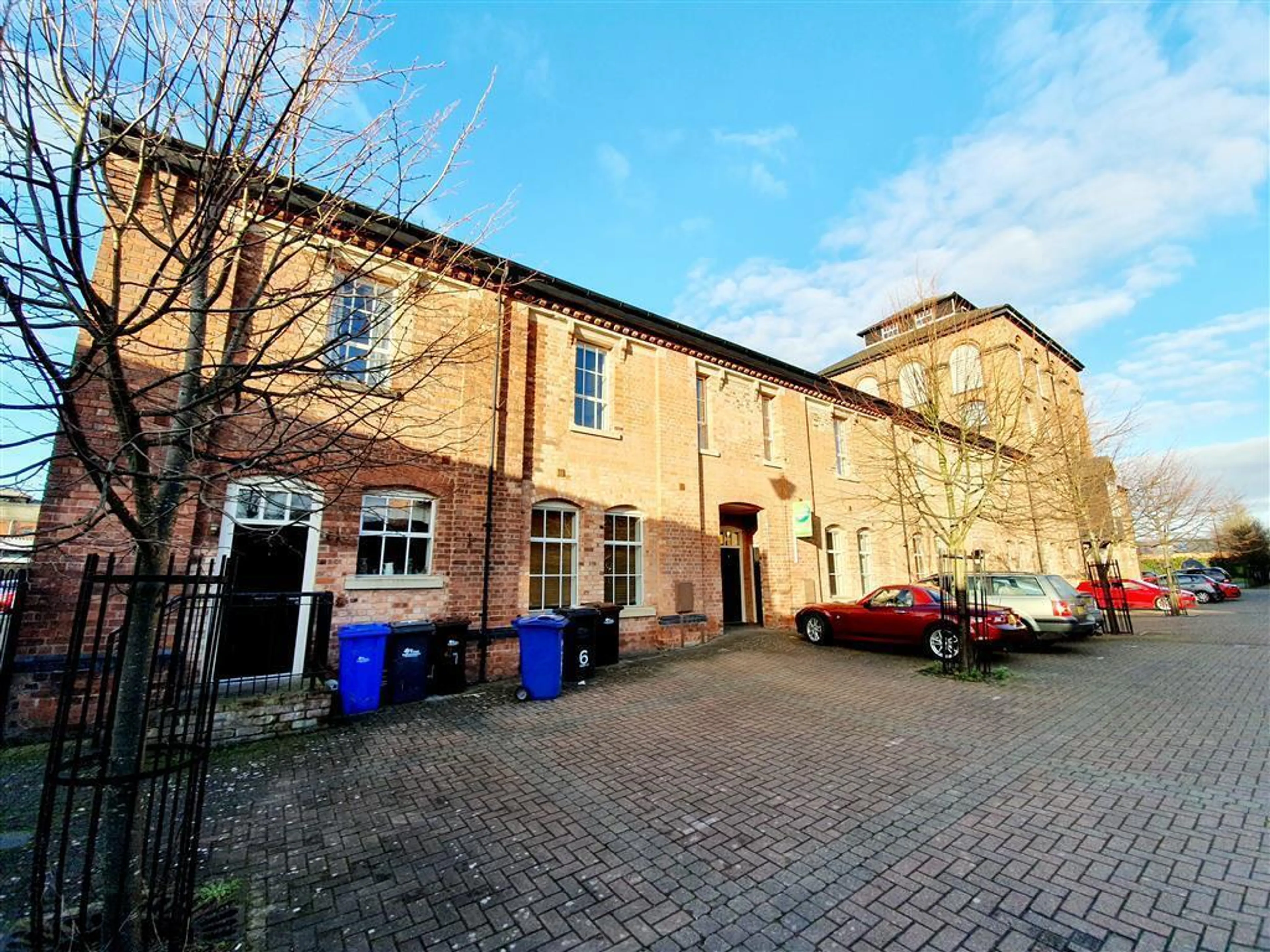 Property photo 0