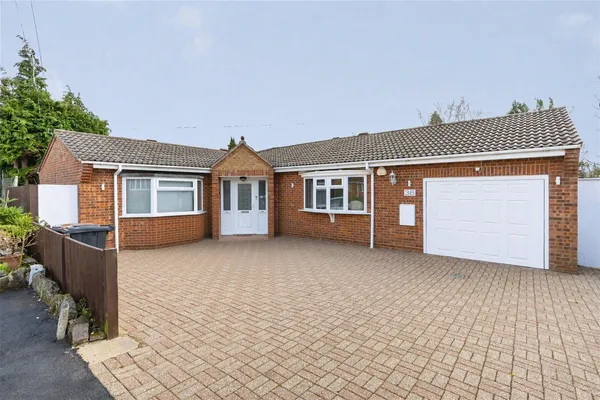 Poplar Close, Leighton Buzzard, Bedfo...