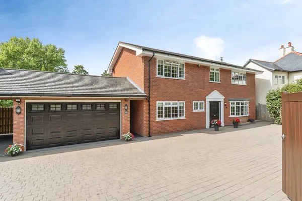 Parkgate Road, Neston, Cheshire, CH64