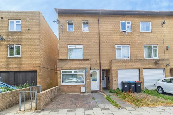 Mullion Place, Fishermead, Milton Key...