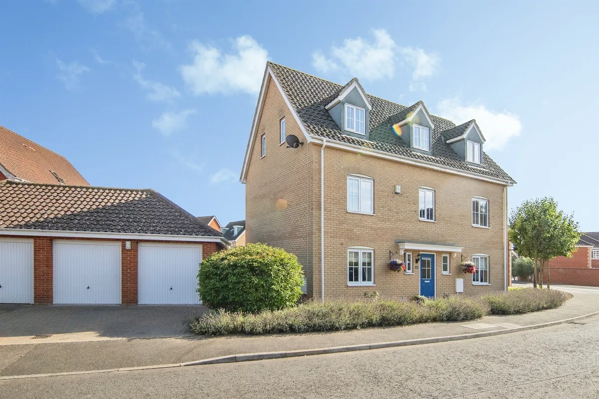 Mayhew Road, Rendlesham, Woodbridge