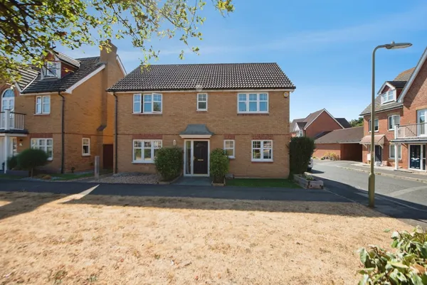 Seafire Road, LEE-ON-THE-SOLENT, Hamp...