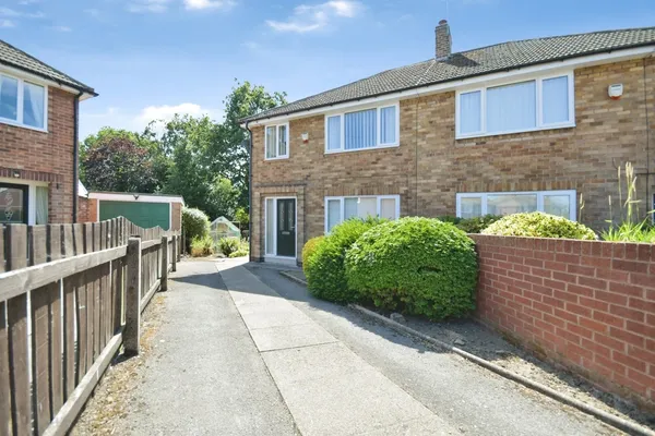 Heather Close, Calow, Chesterfield, D...