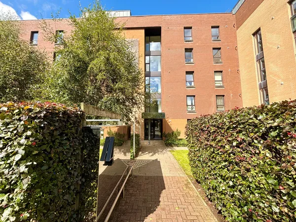 Haggs Gate, Glasgow, G41 4BB