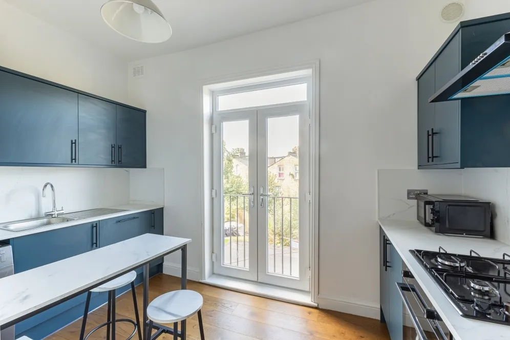 Gubyon Avenue London SE24 photo 2