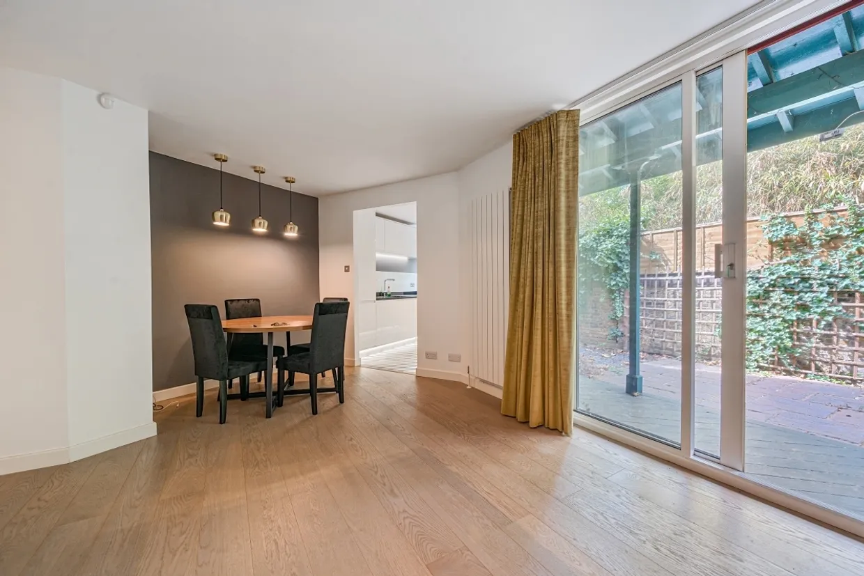 Bridgeport Place, Wapping, E1W photo 1