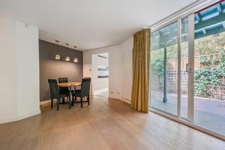 Bridgeport Place, Wapping, E1W