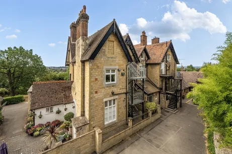 Raglan Road Reigate RH2