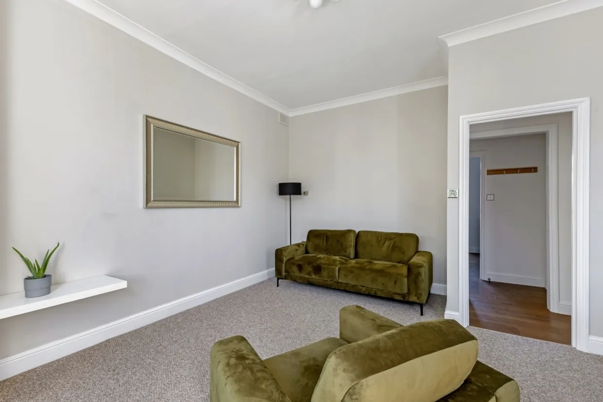 Gubyon Avenue London SE24 photo 6