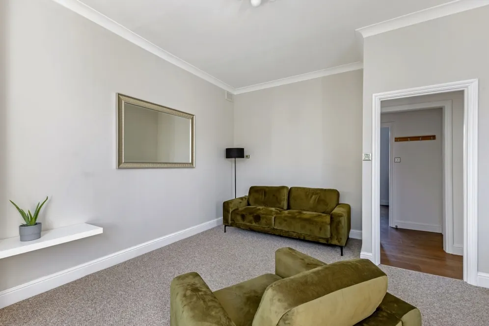 Gubyon Avenue London SE24 photo 6