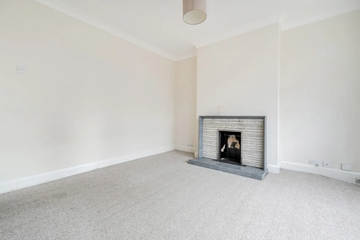 Haslemere Road Windsor SL4 photo 5