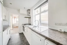 Haslemere Road Windsor SL4 photo 9