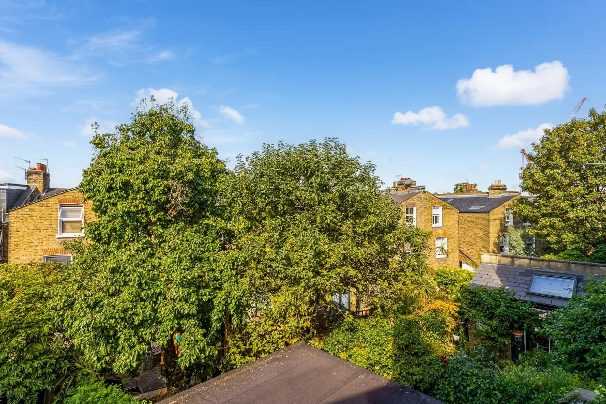 Gubyon Avenue London SE24 photo 13