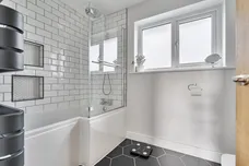 Mill Close Horsham RH13 photo 7