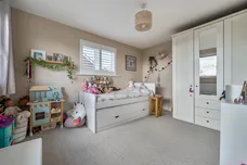 Mill Close Horsham RH13 photo 8