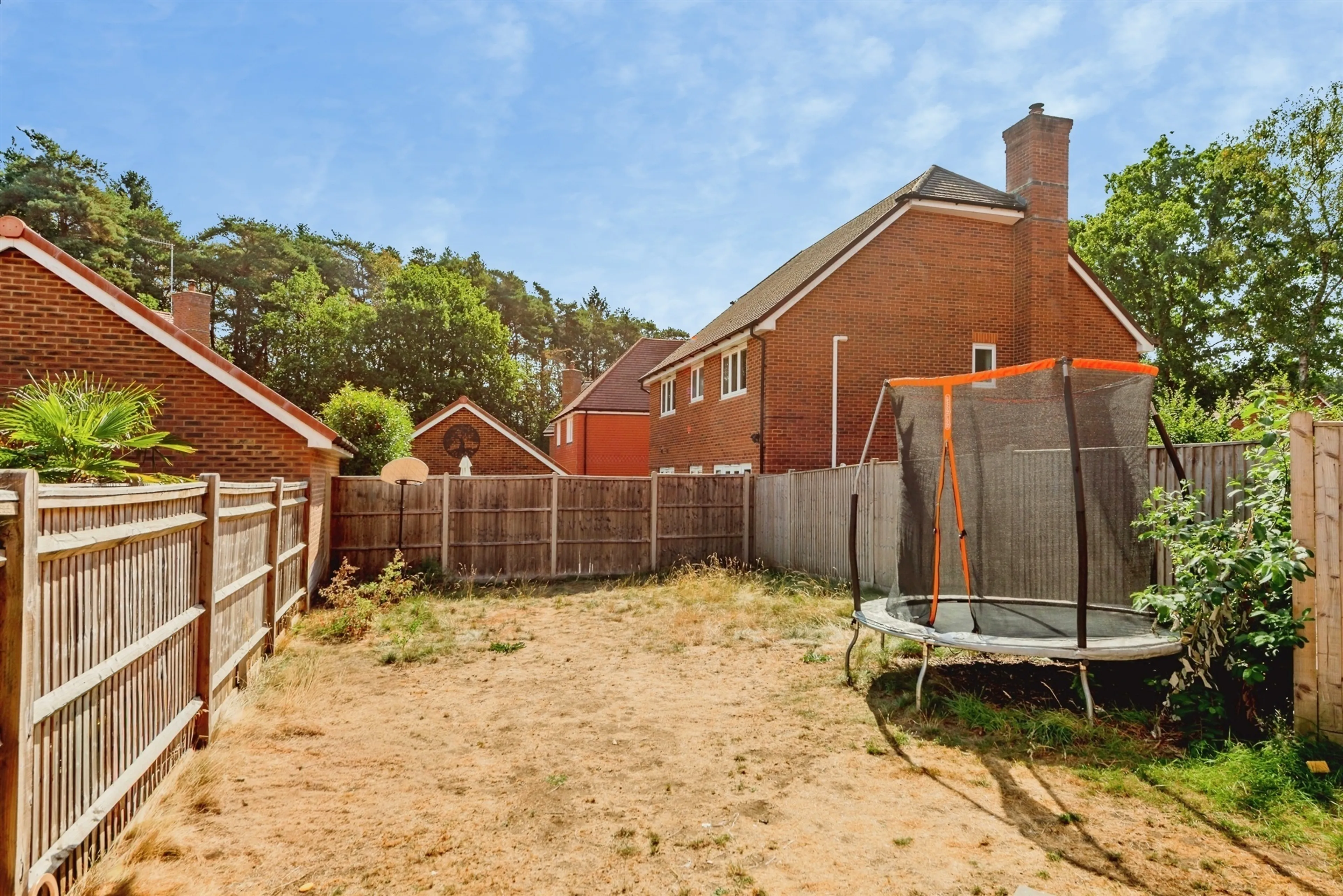 Property at Holly Drive, Copthorne, Crawley