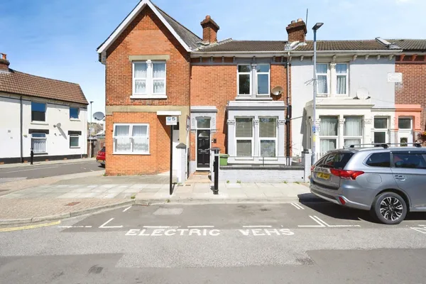 North End Avenue, Portsmouth, Hampshi...