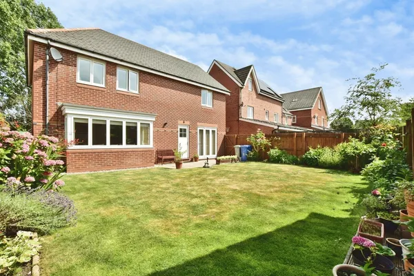 Ivynook Close, West Timperley, Altrin...