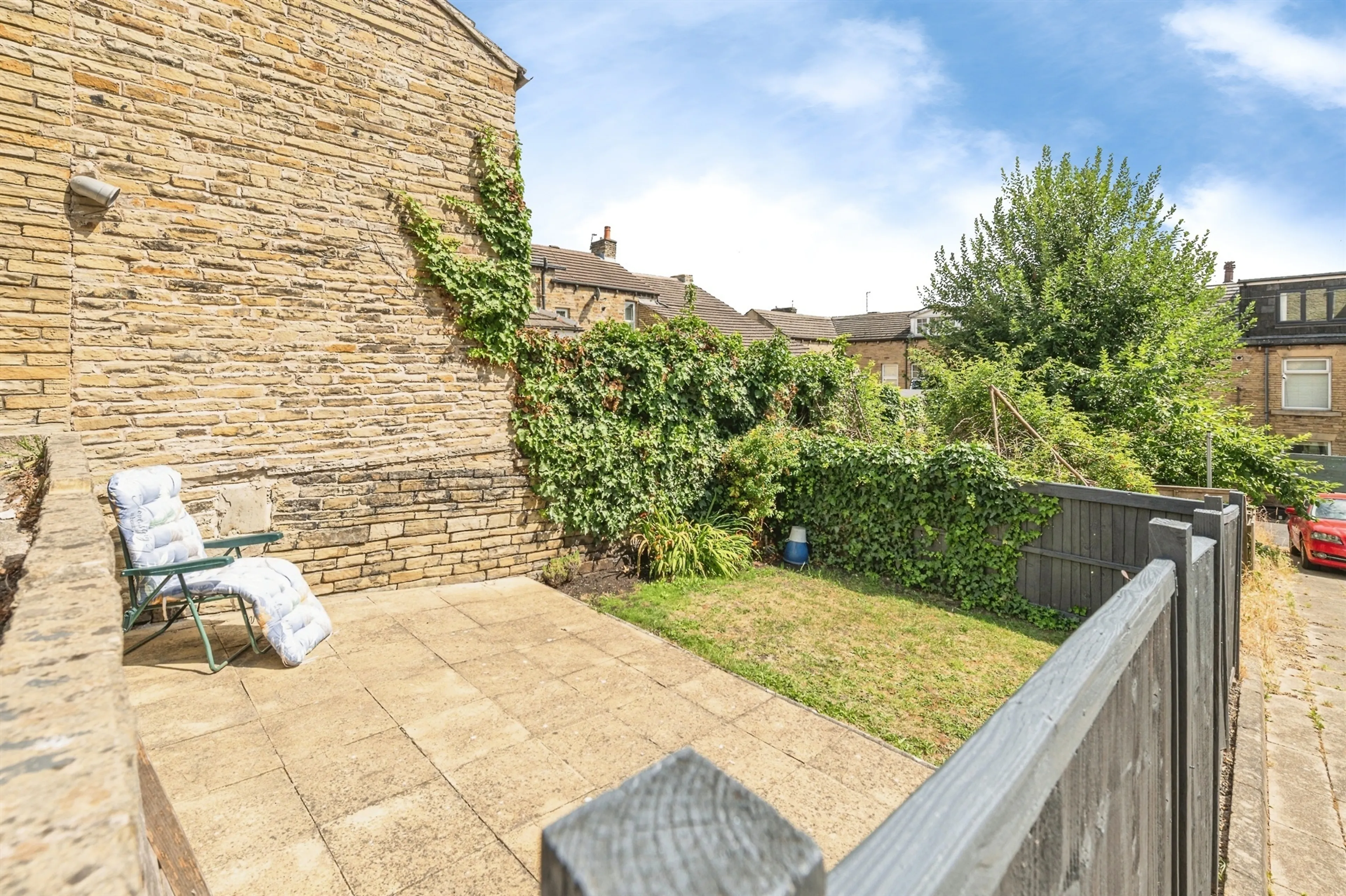 Property at Thornhill Place, Brighouse