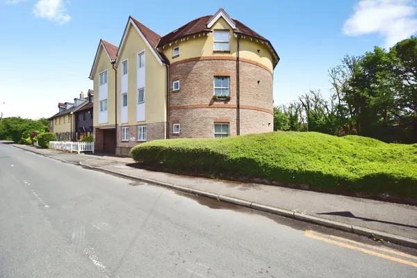 Bailies Court, Ashford Road, Harriets...