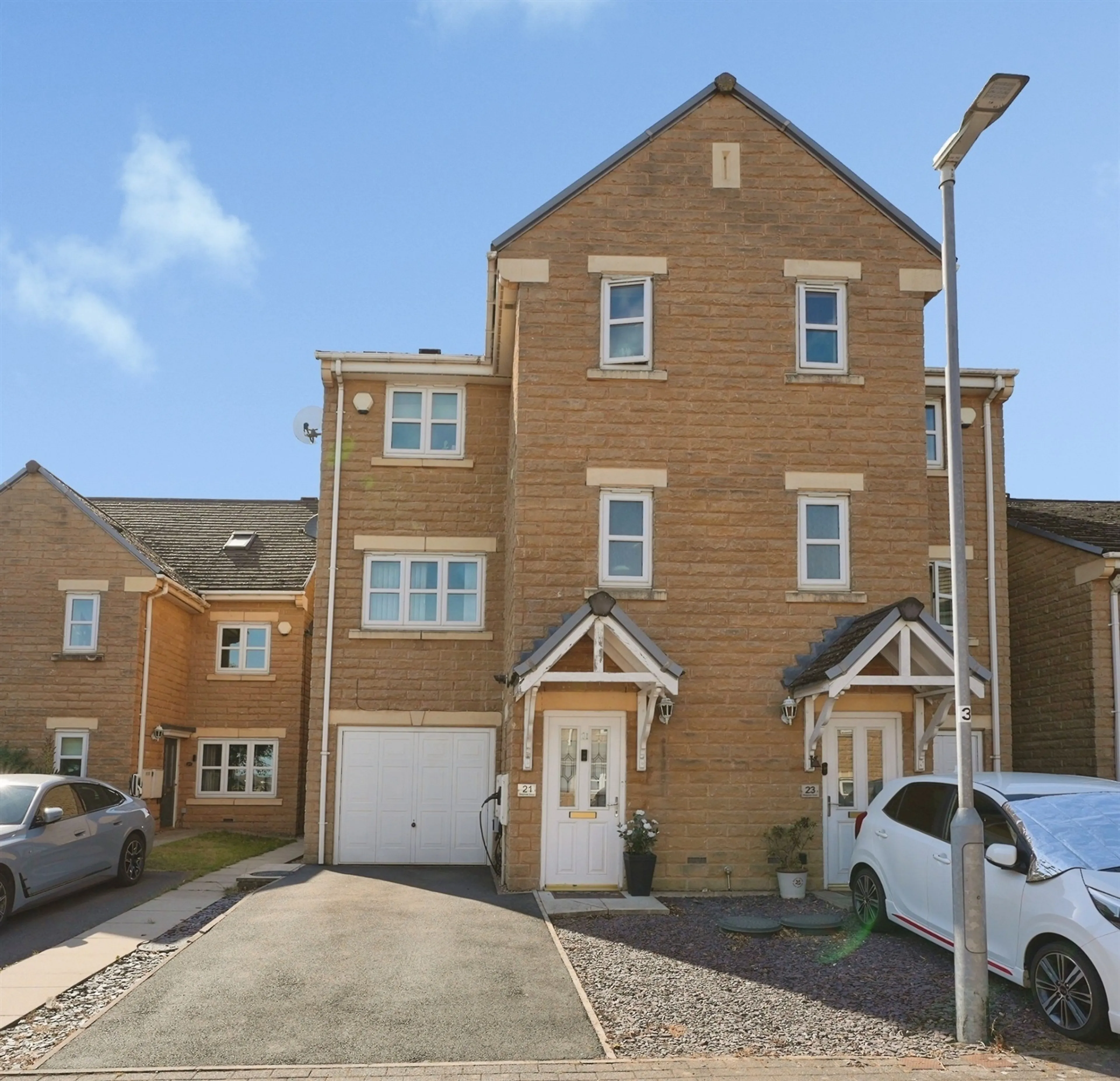 Property at Belgrave Court, Brighouse