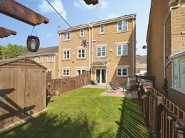 Belgrave Court, Brighouse thumb 2